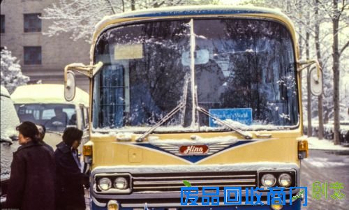 外国人拍1979年中国：多地仍残留着文革标语（26）