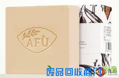 【组图】手工皂洗脸真的更好？化妆品开发人员亲自揭秘！