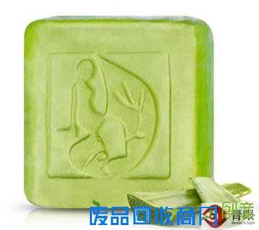 【组图】手工皂洗脸真的更好？化妆品开发人员亲自揭秘！