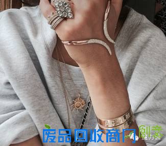 黑皮肤星人的穿衣典范，穿出一手好品位！