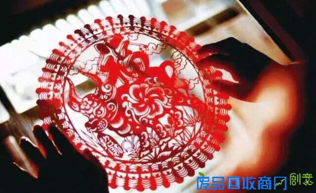 他剪出了最时尚的中式传统剪纸