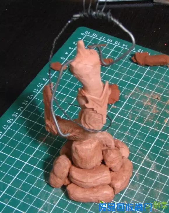 DIY泥塑鱼人，不是简单的美人鱼，而是游戏角色哦