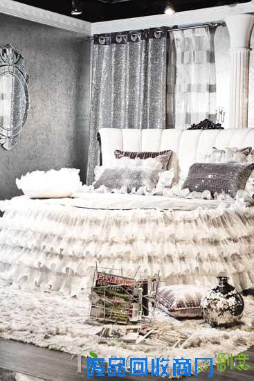 纯手工镶钻靠枕、窗帘以及装饰镜