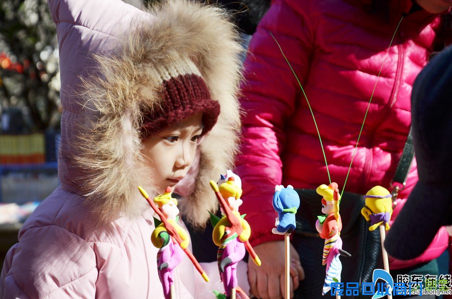 网媒新春走基层：赶庙会且听民俗艺人淘金故事