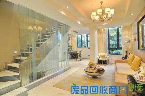 周六相约星都会 64万抄底照母山跃式三房