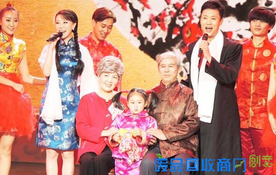 祖海亮相《过年七天乐》 逛庙会送窗花过大年