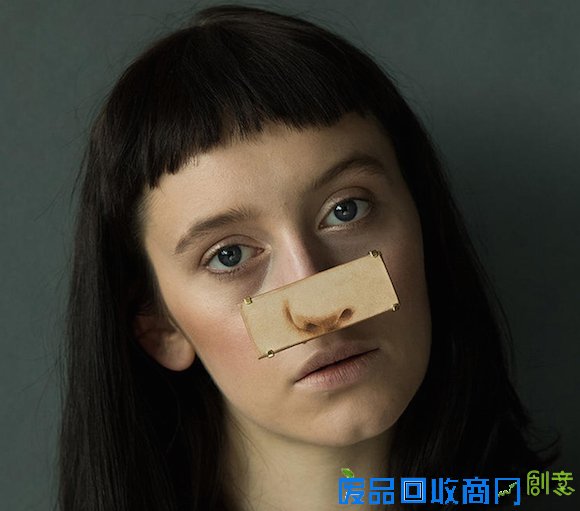 潮人们，这些专为眼眶、鼻尖设计的首饰太适合你们了