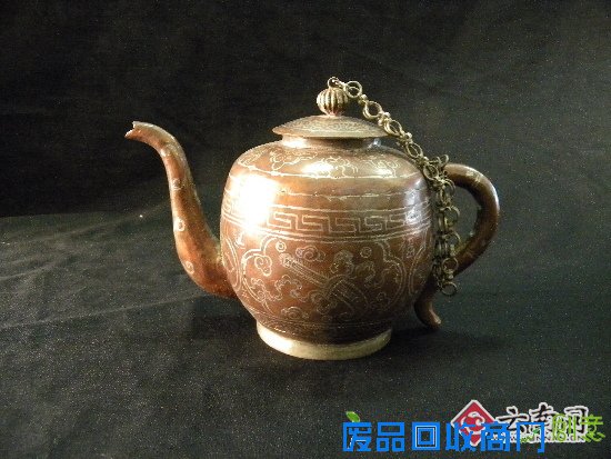 云南祥云曹氏民间手工艺品加工厂培训学员传承银器加工技艺