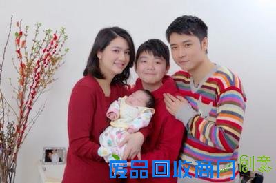 娱乐圈最出名的姐弟恋：贾静雯张丹峰马伊琍高圆圆