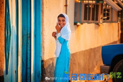 头巾遮不住伊朗美女的风情万种