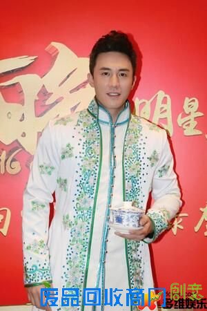 杜淳二登春晚 精美回族服饰花费一月制作