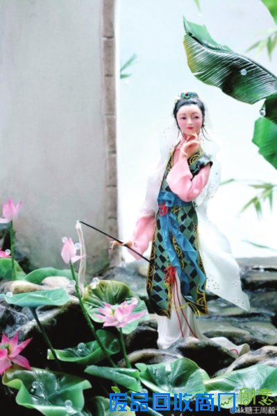 　　栩栩如生的“妙玉”。