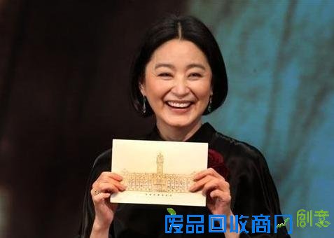 年过50岁依然活跃的不老女妖 钟楚红林青霞赵雅芝上榜