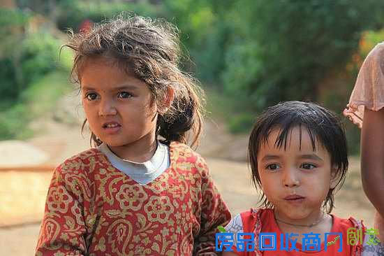 到她们长大时,能不能改变家乡的面貌?