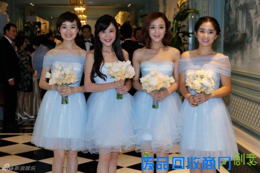 陶欣然何建泽唯美大婚 新人甜蜜亲吻