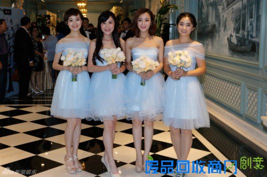 陶欣然何建泽唯美大婚 新人甜蜜亲吻