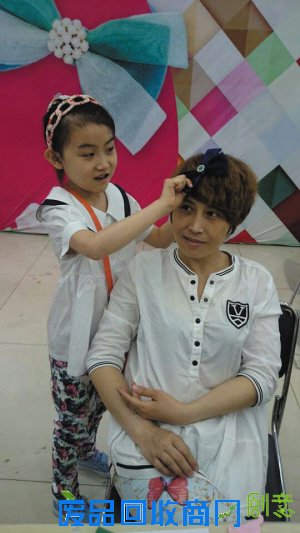 滨江商厦微信支付带来便利消费体验“最美妈妈” DIY美丽邂逅致敬母亲节图