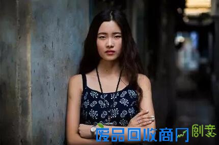 走遍30多个国家 只为美女