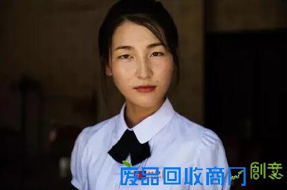 走遍30多个国家 只为美女
