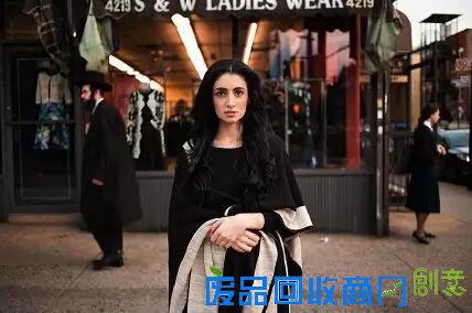 走遍30多个国家 只为美女