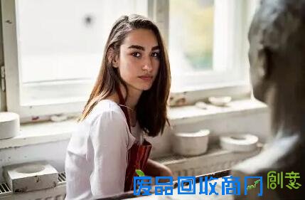 走遍30多个国家 只为美女