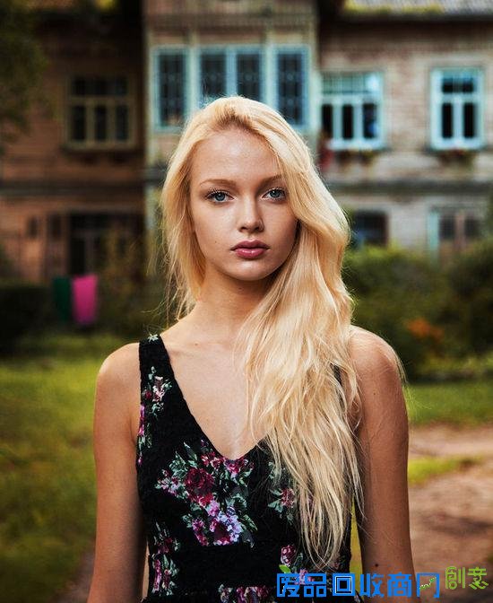 走遍30多个国家 只为美女