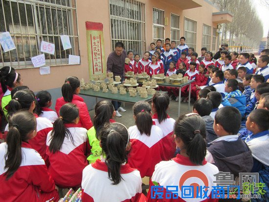 博山镇组织中小学校长和骨干教师到临淄区参观学习