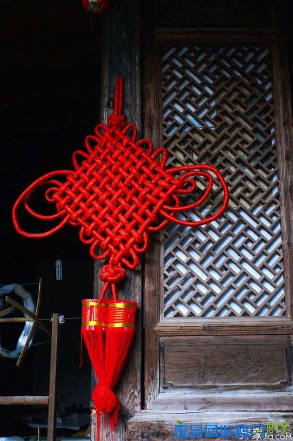 穷鬼春节在家怎么过出年味儿来?