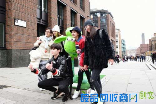 郑爽做导游获大姐力挺 贴心贤惠成《花少》小媳妇