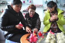 河南汝南县面塑大师赵卉:培养面塑传承人 做大面塑产业 河南汝南县面塑大师赵卉:培养面塑传承人 做大面塑产业