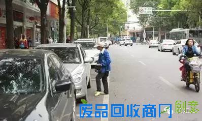 【汉囧】道路免费停车八天里 武汉车主经历了哪些“囧事”?