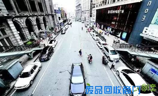【汉囧】道路免费停车八天里 武汉车主经历了哪些“囧事”?