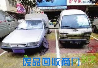 【汉囧】道路免费停车八天里 武汉车主经历了哪些“囧事”?