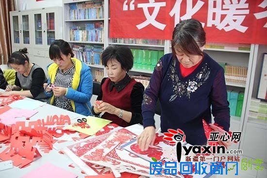 和布克赛尔县:剪纸培训班延续传统文化 和布克赛尔县:剪纸培训班延续传统文化