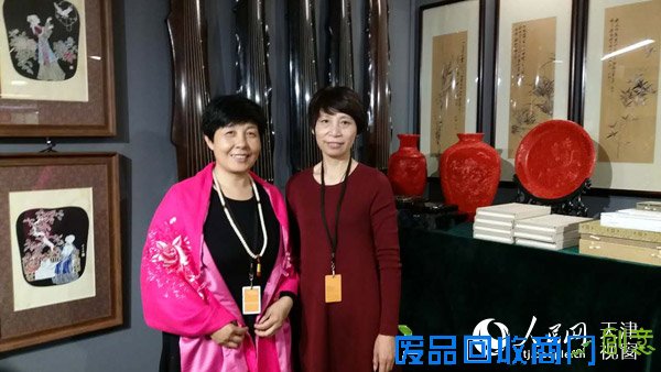 扬州刺绣传承人蒋明秋在现场