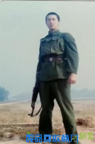 “师奶杀手”46岁张嘉译出道前青涩旧照首曝光