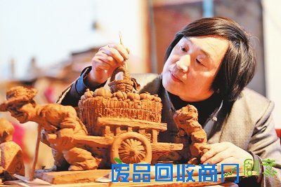 创作是张振福最幸福的事情。