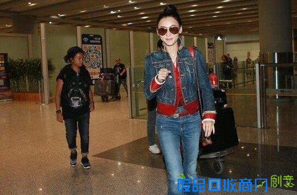 张柏芝祝福锋菲 张柏芝艳照门艳照合集盘点玉女自毁的女星