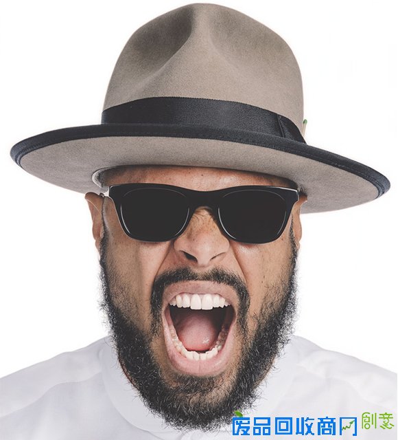 达拉斯小牛队球员泰森·钱德勒转型做太阳镜设计师