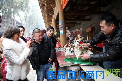 《三羊开泰》栩栩如生面塑作品