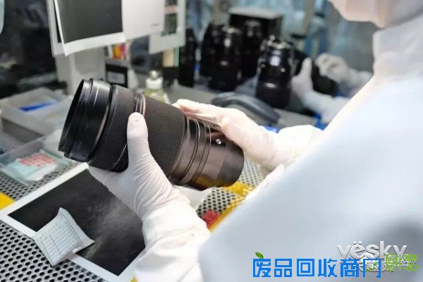 美女组装老法师调教 X-Pro2工厂诞生记