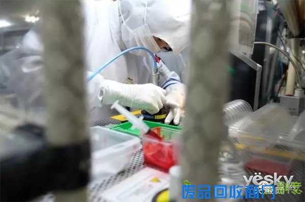 美女组装老法师调教 X-Pro2工厂诞生记