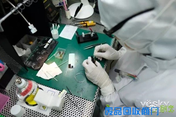 美女组装老法师调教 X-Pro2工厂诞生记