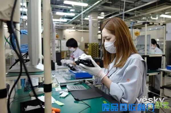 美女组装老法师调教 X-Pro2工厂诞生记