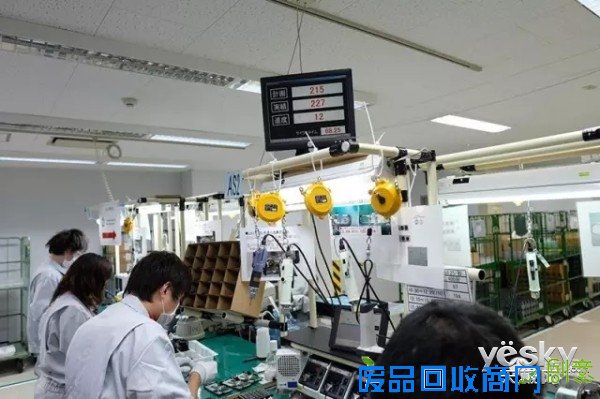 美女组装老法师调教 X-Pro2工厂诞生记