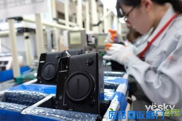 美女组装老法师调教 X-Pro2工厂诞生记