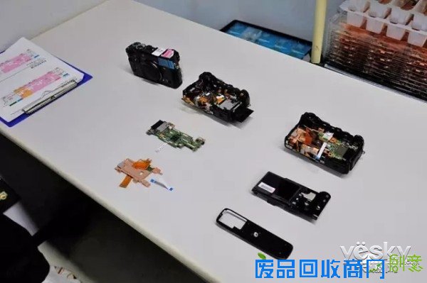 美女组装老法师调教 X-Pro2工厂诞生记