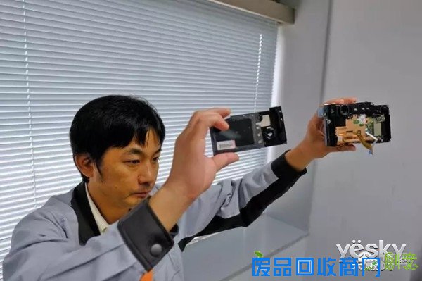 美女组装老法师调教 X-Pro2工厂诞生记