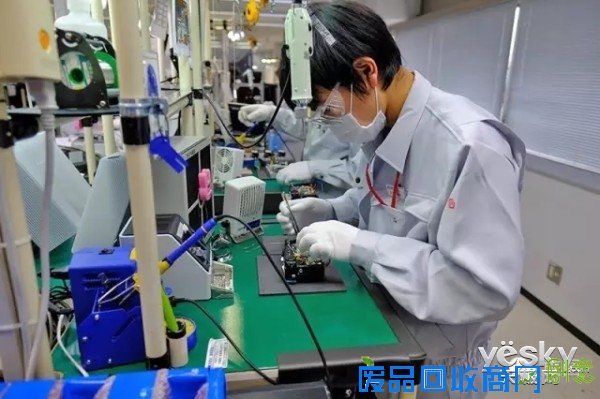 美女组装老法师调教 X-Pro2工厂诞生记