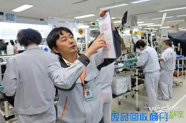 美女组装老法师调教 X-Pro2工厂诞生记